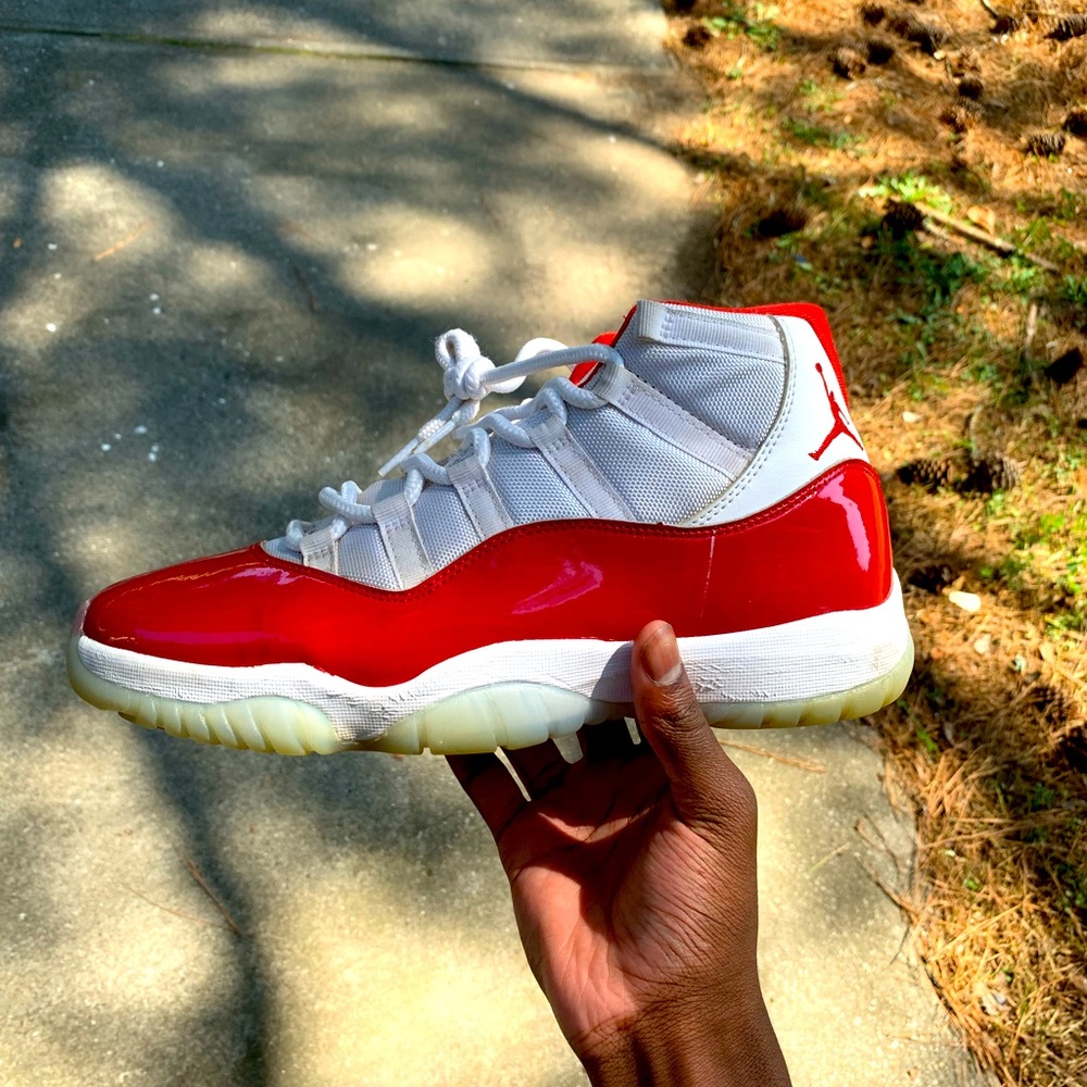 Air Jordan 11 Cherry